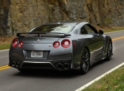 JNH体育-奥利维耶一剑封喉，皇马威尔士生死战奏响争冠最强音