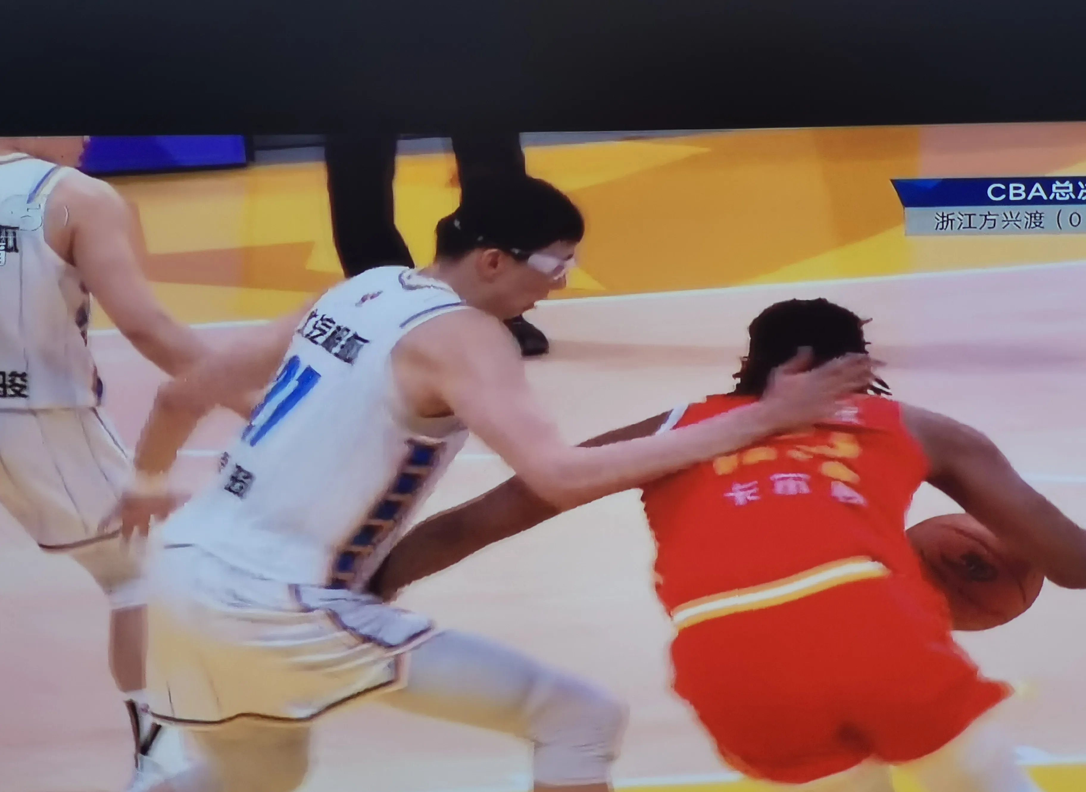 体操决赛花絮：选手失误引发裁判疑惑的简单介绍