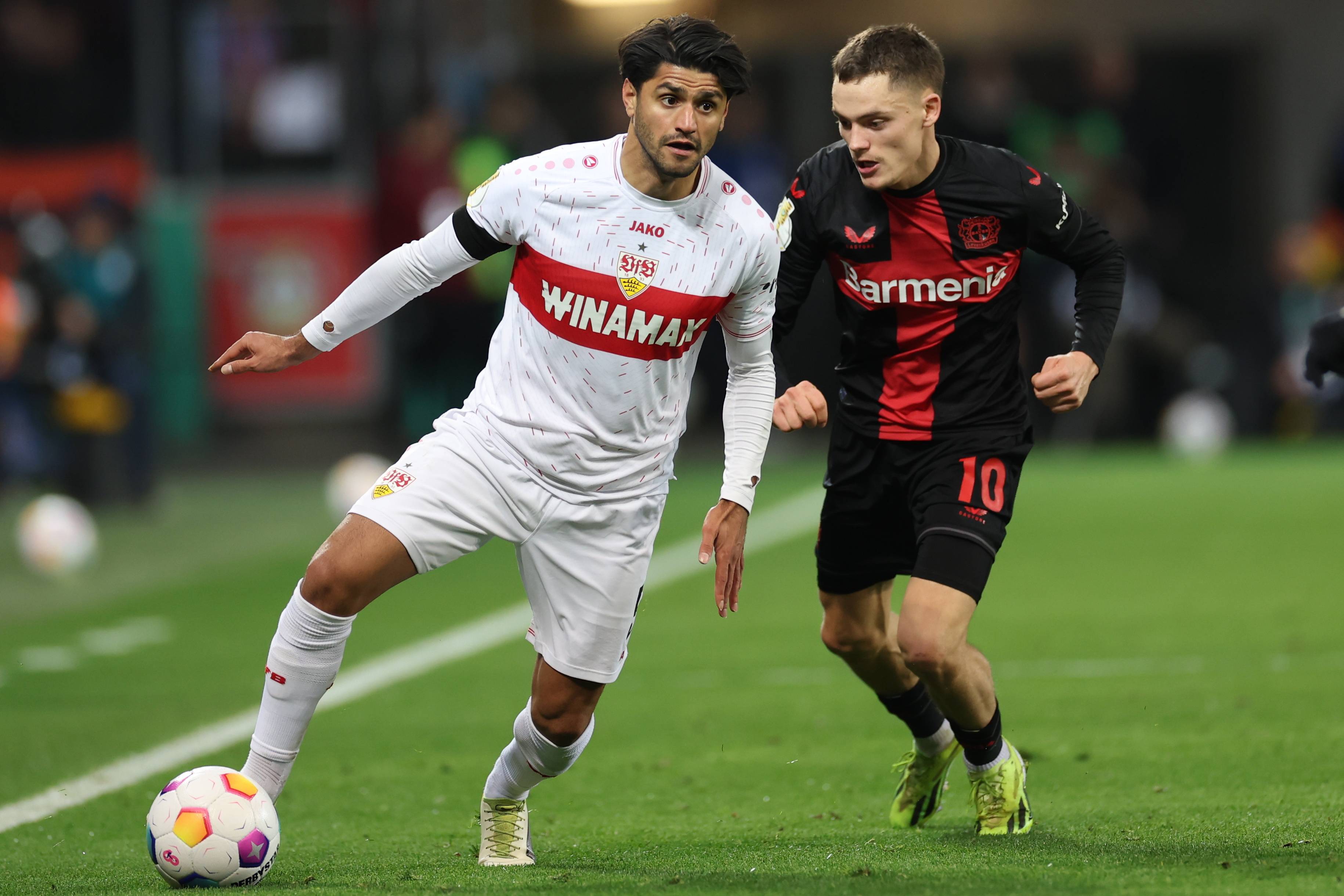 包含厄瓜多尔竞技客场大胜实力弱旅，提升士气的词条