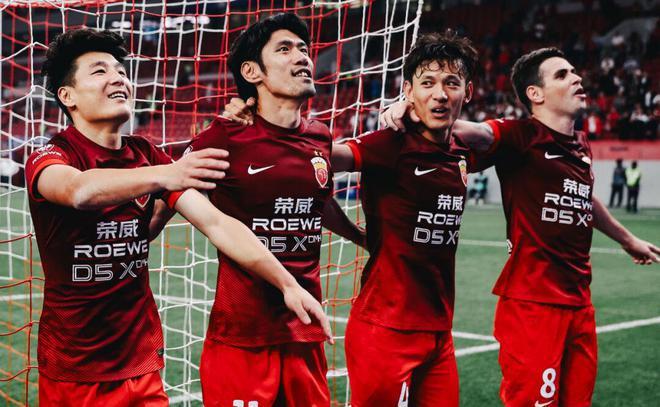 阿尔巴尼亚队在场上不敌对手，士气低落的简单介绍