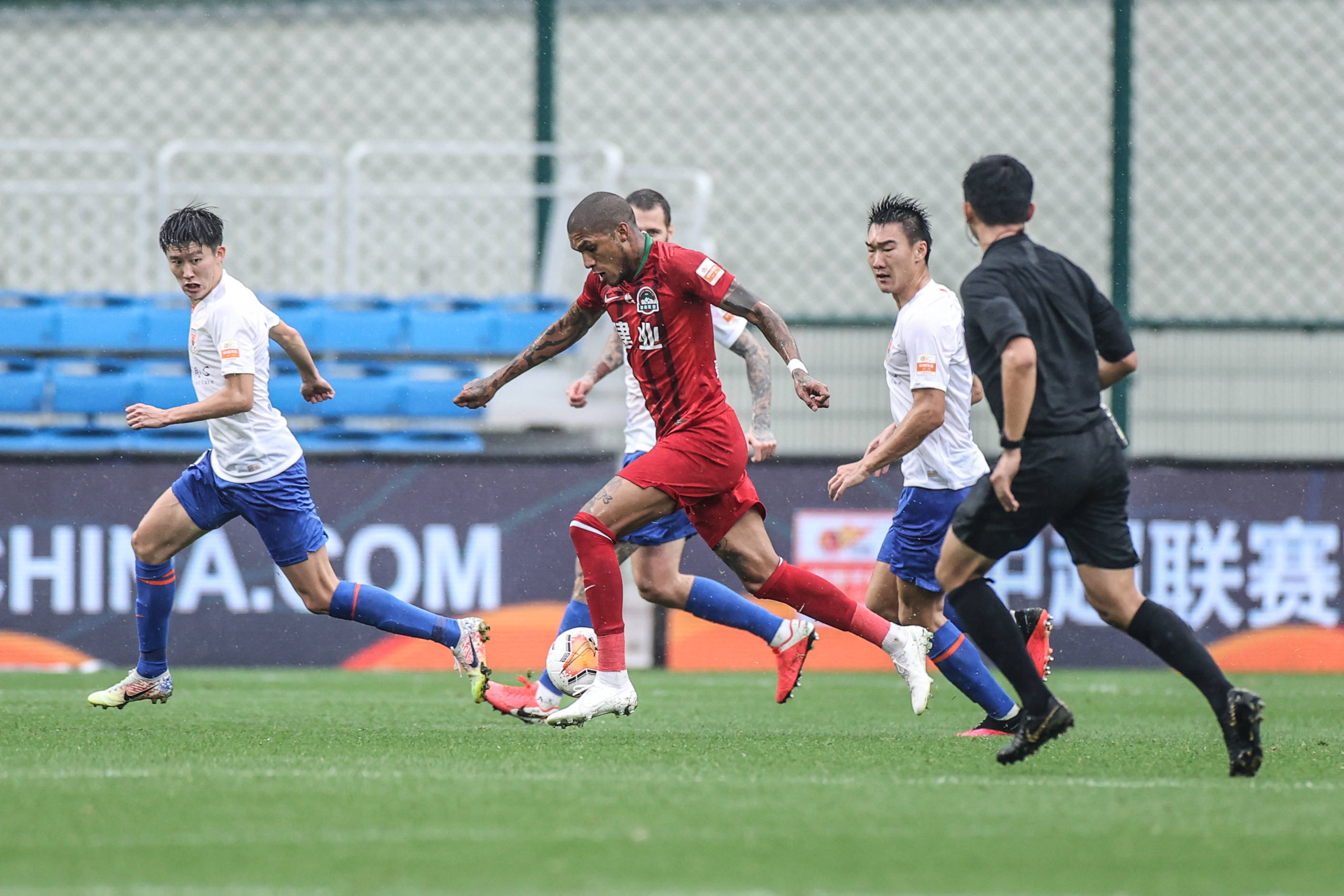 山东鲁能客场胜华夏幸福，取得中超联赛两连胜