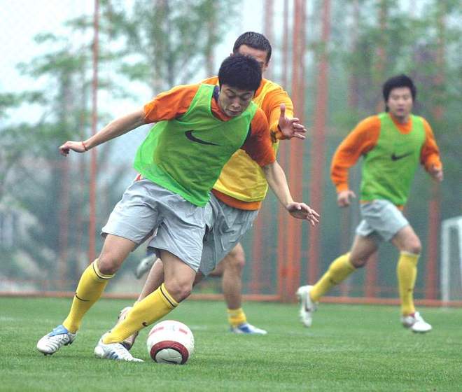 青海男篮在比赛中遭遇失败,球队中存在矛盾 青海男篮在比赛中遭遇失败,球队中存在矛盾