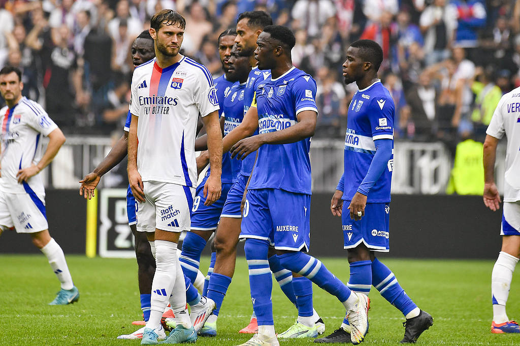 里昂球员为下场比赛做好准备