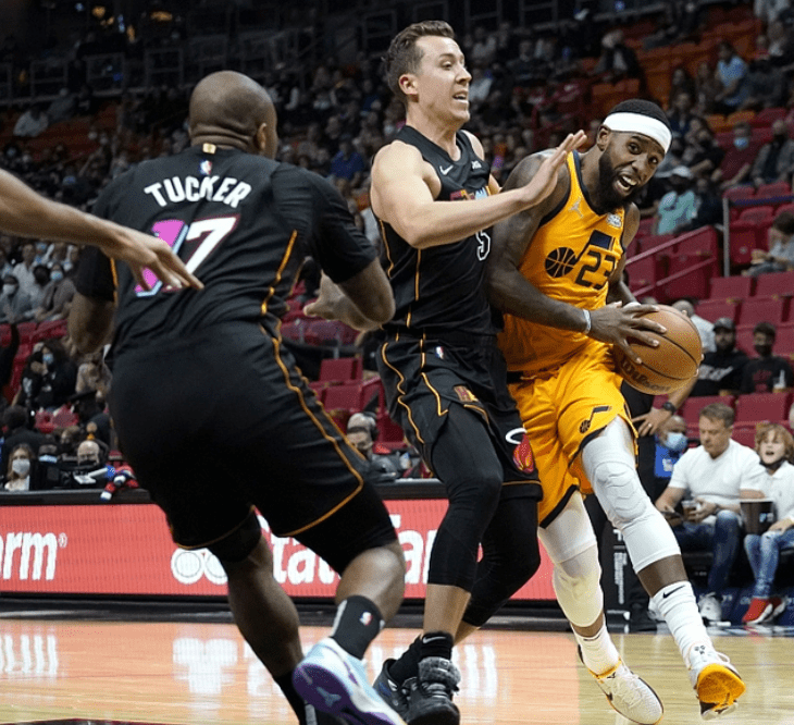 步行者队惨遭爵士逆转,客场告负三连败应引起重视 步行者队惨遭爵士逆转,客场告负三连败应引起重视