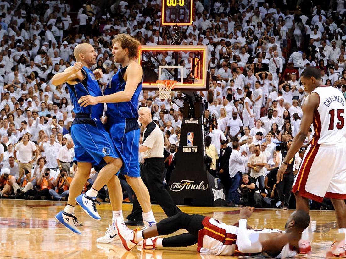 关于小牛客场战胜热火，留下不败记录的信息