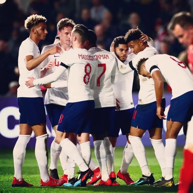 中国羽毛球队碾压英格兰羽毛球队，辛杜关键制胜的简单介绍