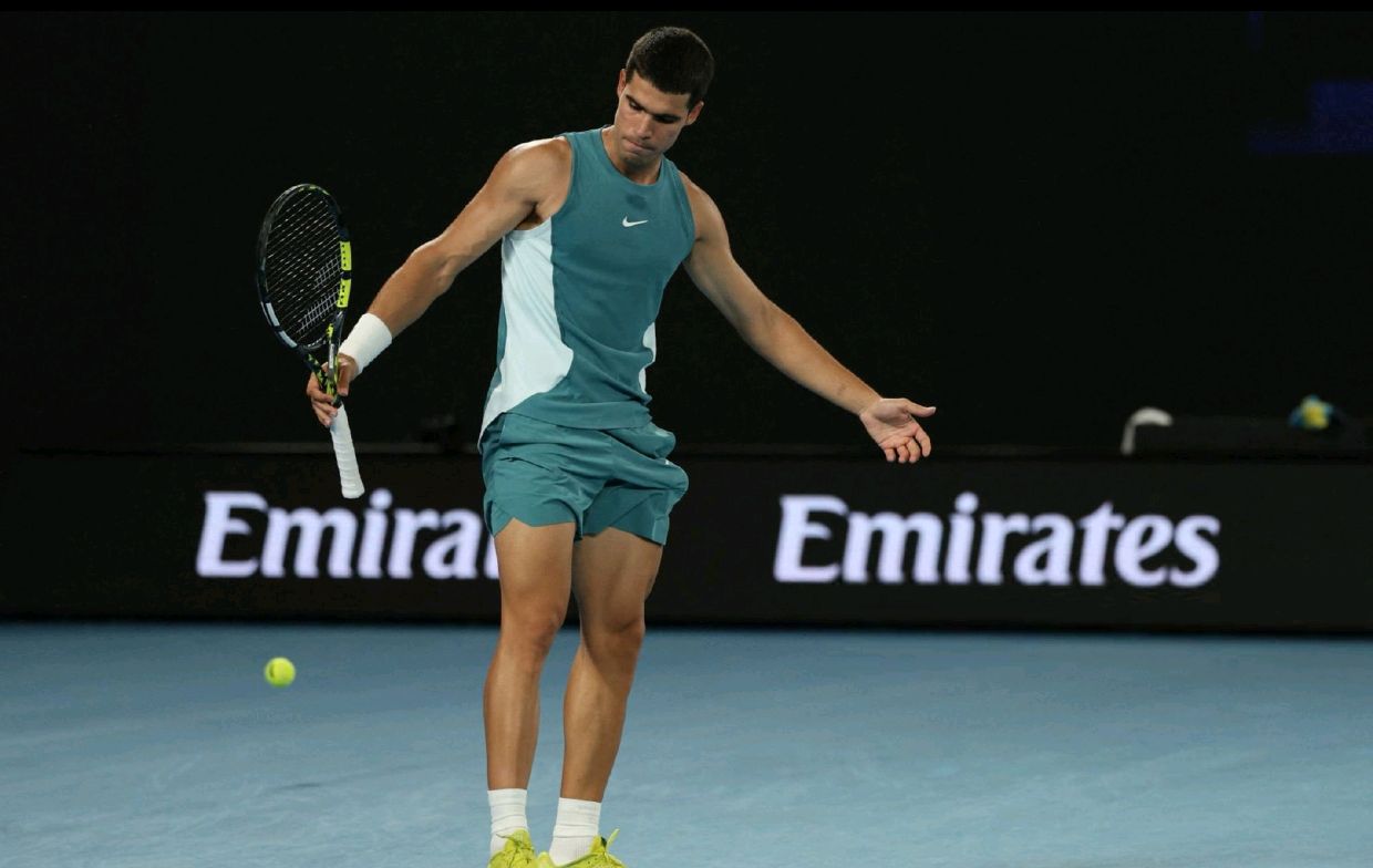 意大利网球队力克日本网球队，费德勒一己之力扛起全队的简单介绍