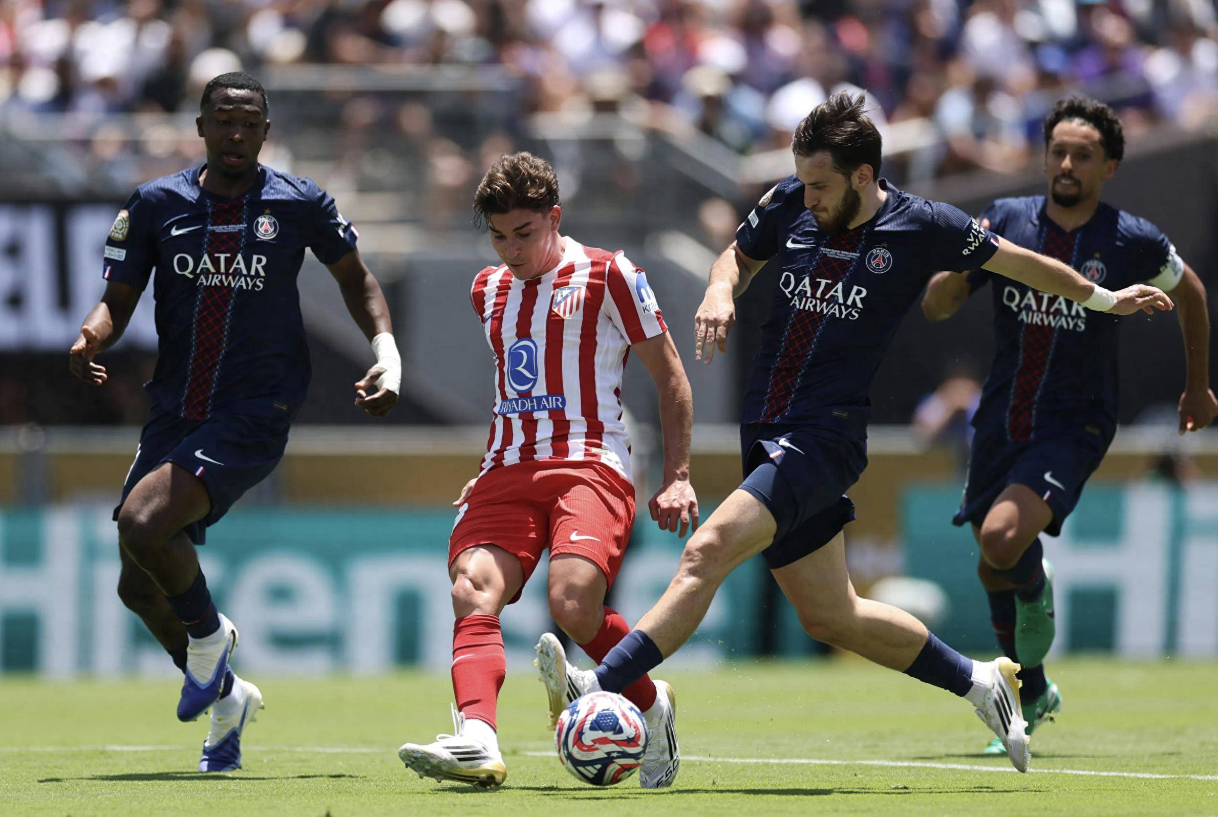 包含巴西血洗马德里竞技，佩德里完成帽子戏法的词条