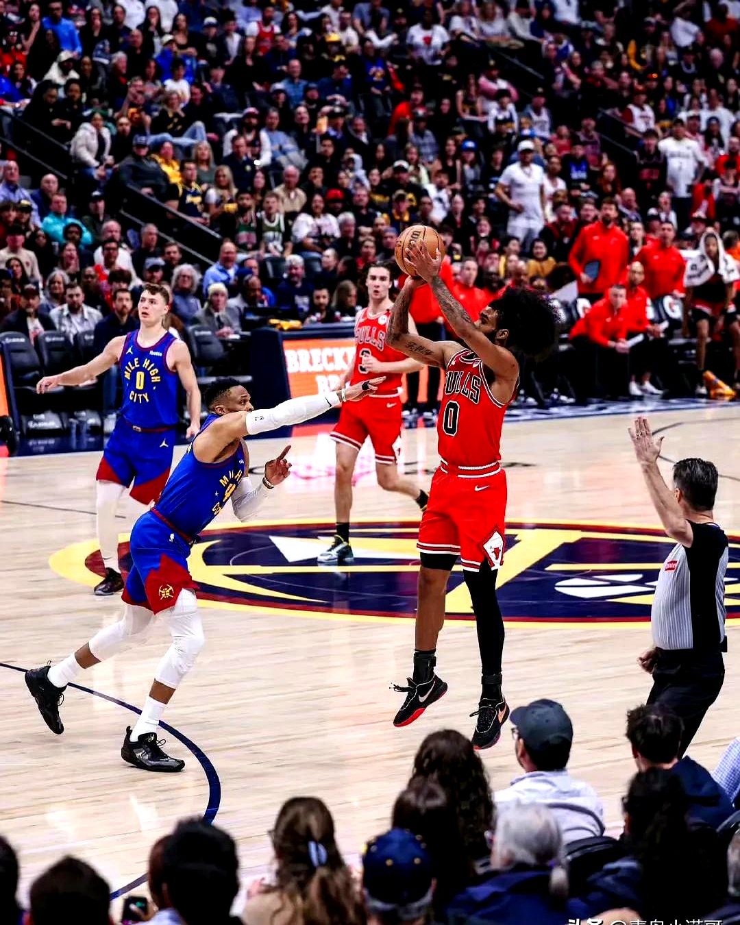 公牛主场负于骑士,近期连败状态难以扭转 公牛主场负于骑士,近期连败状态难以扭转