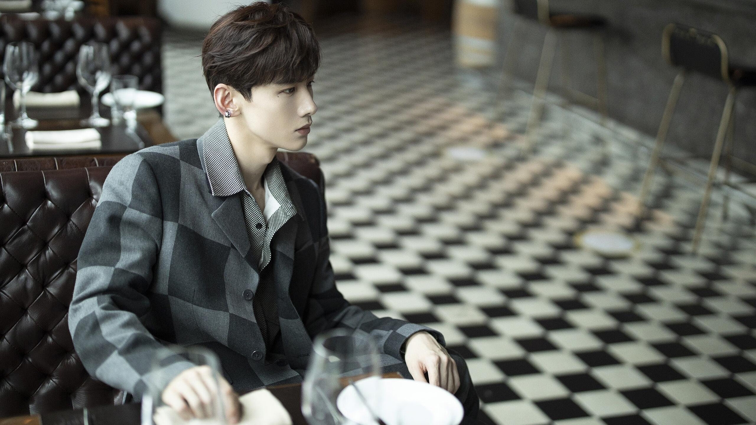 欧冠惊变夜，利物浦红色风暴奏响黄金交响曲，尤文图斯梦碎奥纳纳门神断奏曲