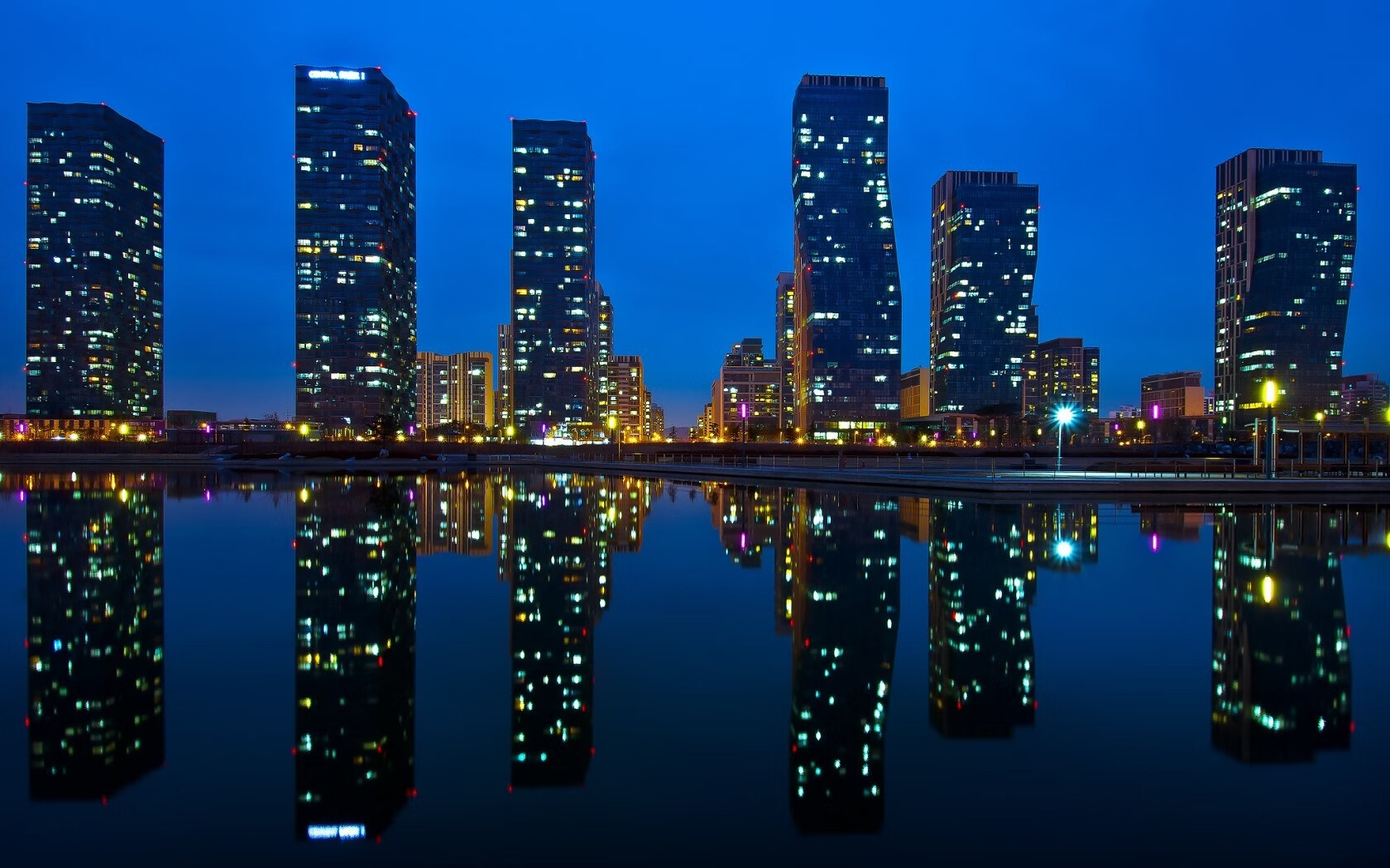 戈贝尔筑起叹息之墙,马刺未来之星在铁锁下迷失