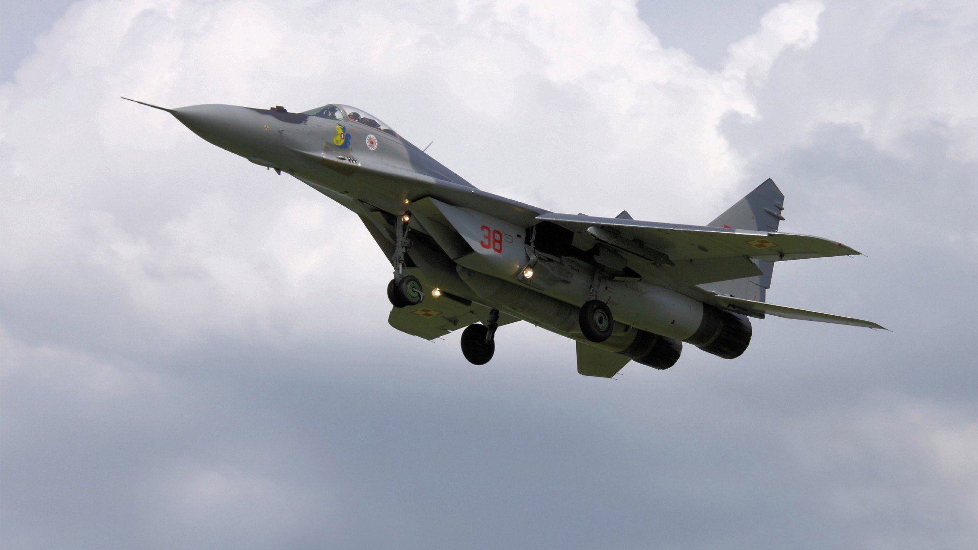 梦幻联动!莱比锡红牛友谊赛激战厄瓜多尔,三笘薰降维打击统治全场